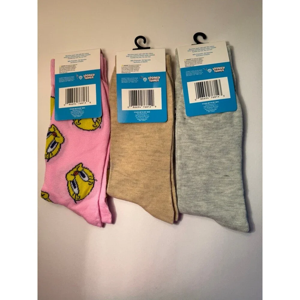 3-pair lot of officially licensed  Bugs Bunny Tweetie, Looney Tunes crew socks